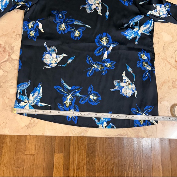 NWT Banana Republic Size Small Floral Blouse Navy Iris Print - Picture 9 of 12
